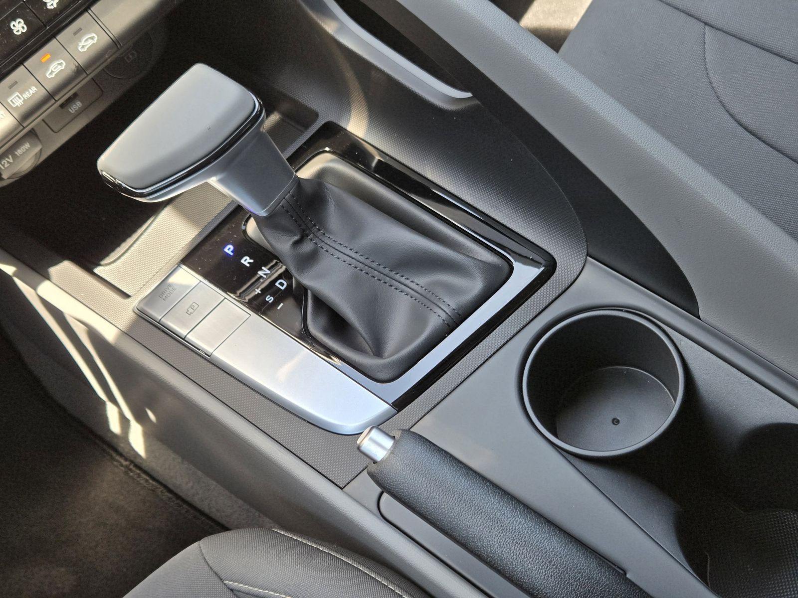 2025 Hyundai Elantra SEL - Photo 14