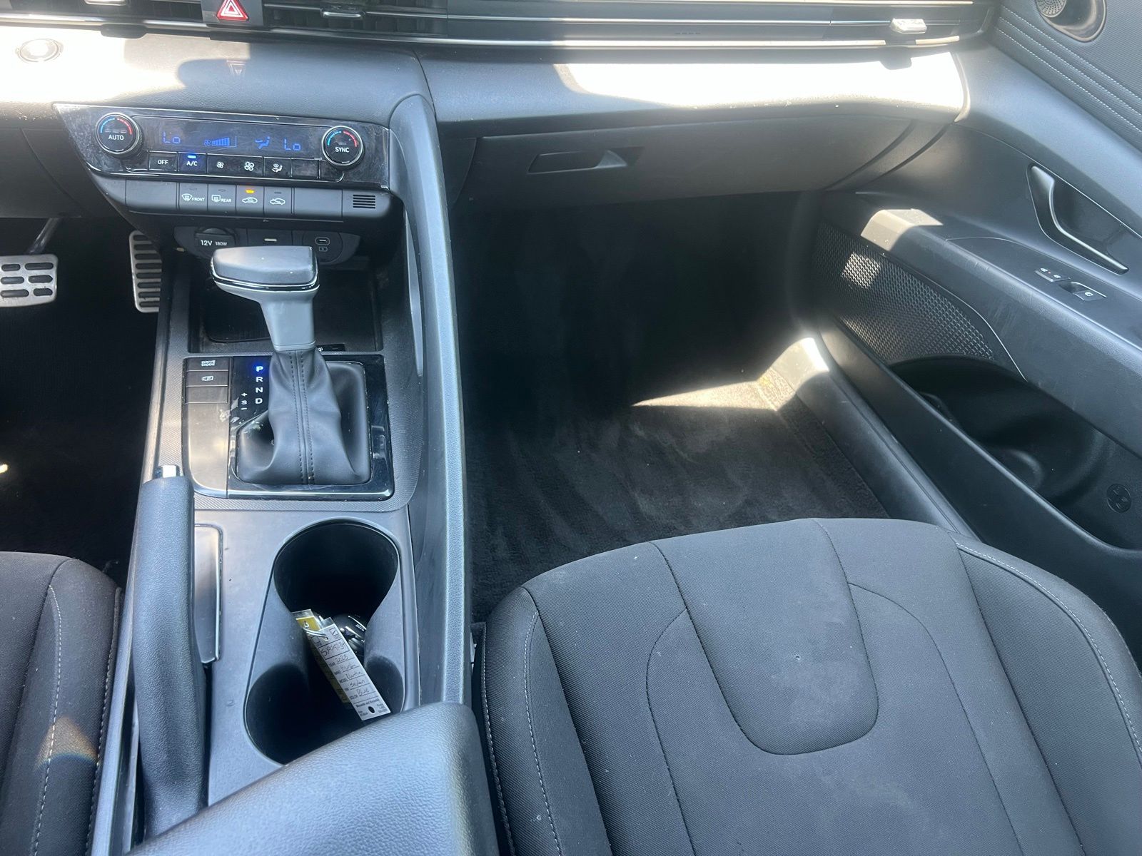 2025 Hyundai Elantra SEL - Photo 32