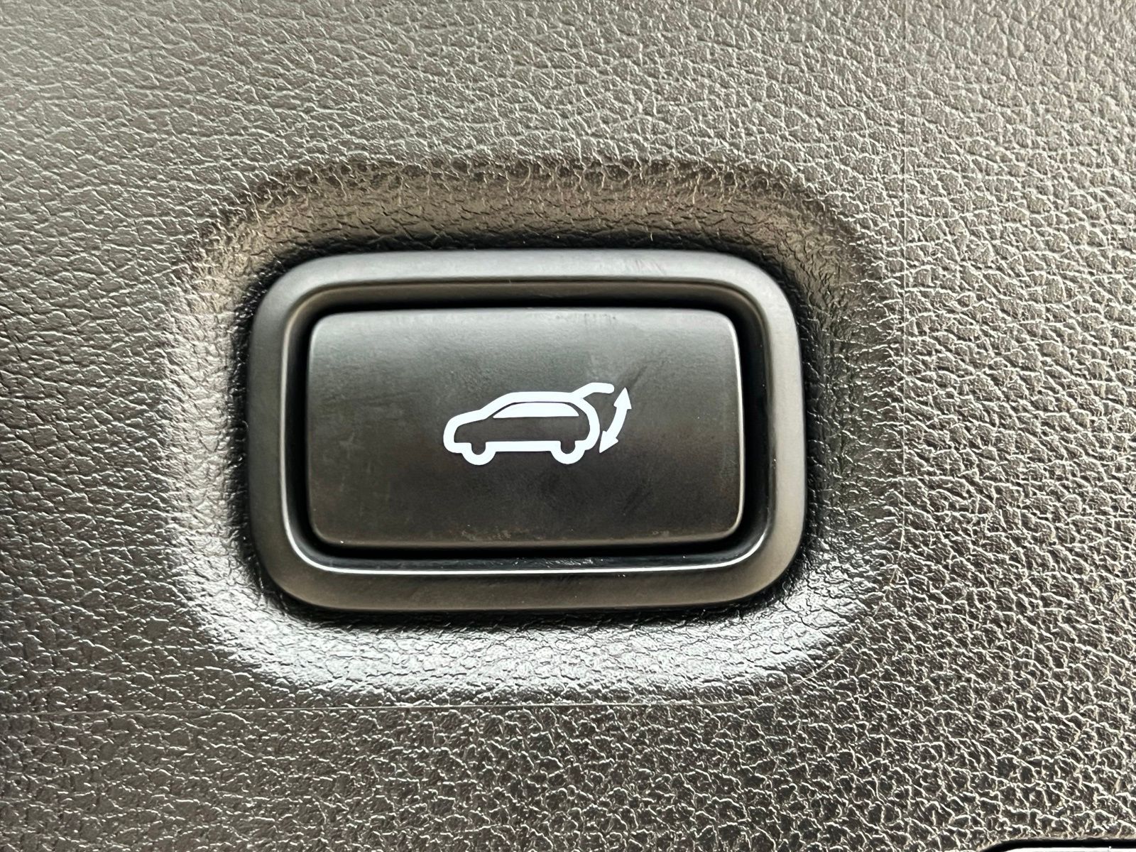 2023 Hyundai Santa Fe Limited - Photo 16