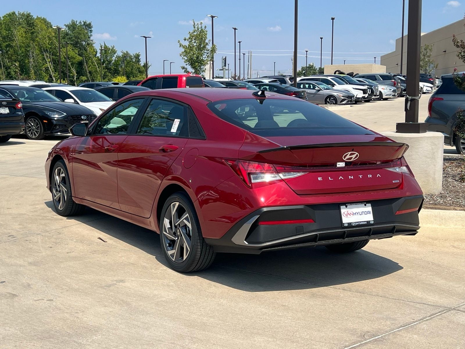 2025 Hyundai Elantra Blue - Photo 9