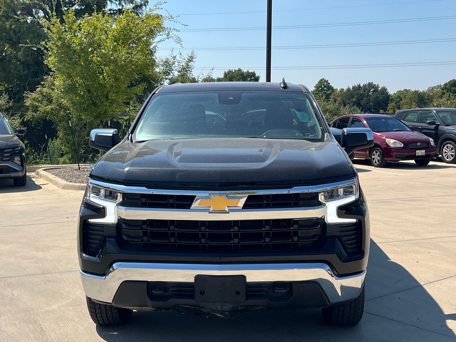 2023 Chevrolet Silverado 1500 LT photo 2