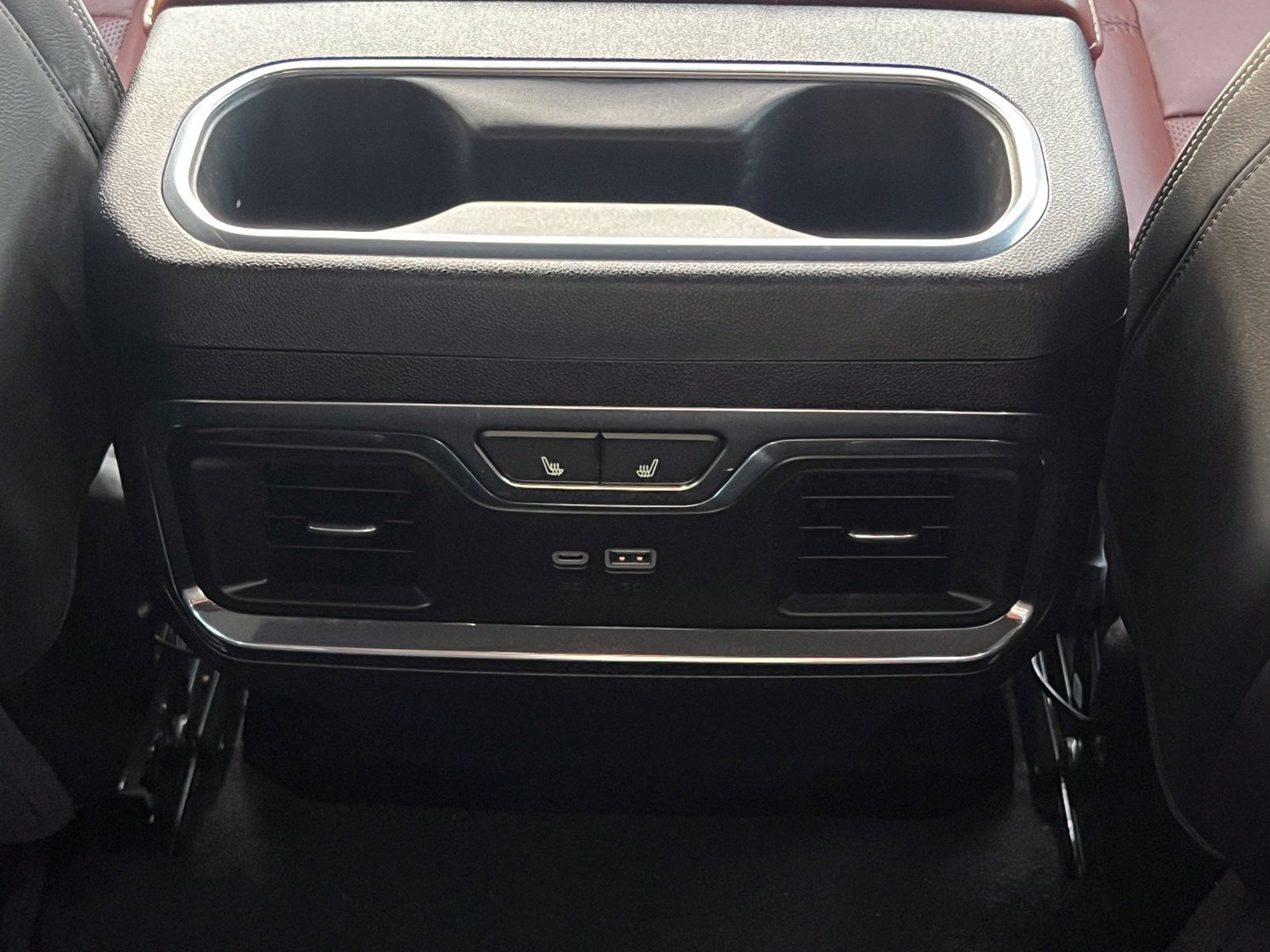 Used 2024 Onyx Black GMC Denali Ultimate image 18
