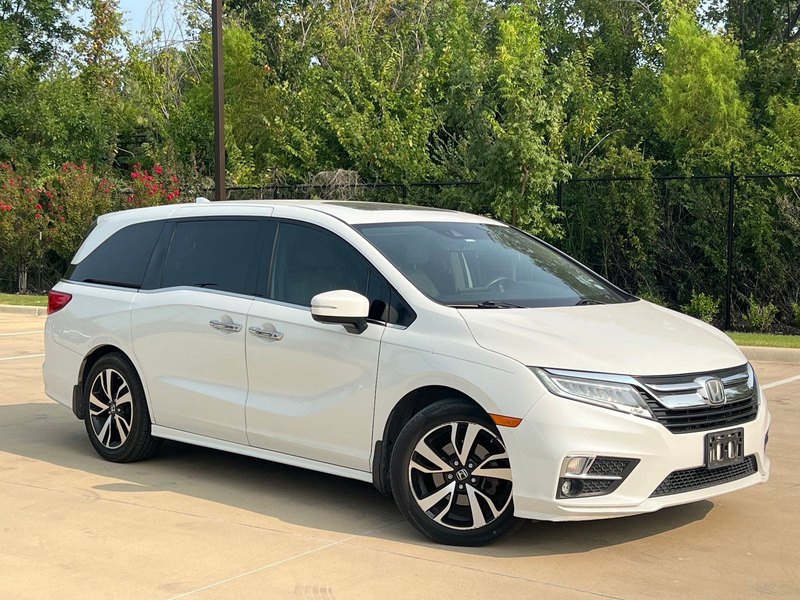 Platinum White Pearl 2020 Honda Odyssey Minivan Front-Wheel Drive Automatic