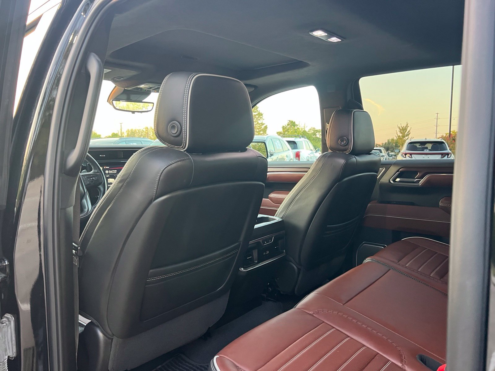 Used 2024 Onyx Black GMC Denali Ultimate image 16