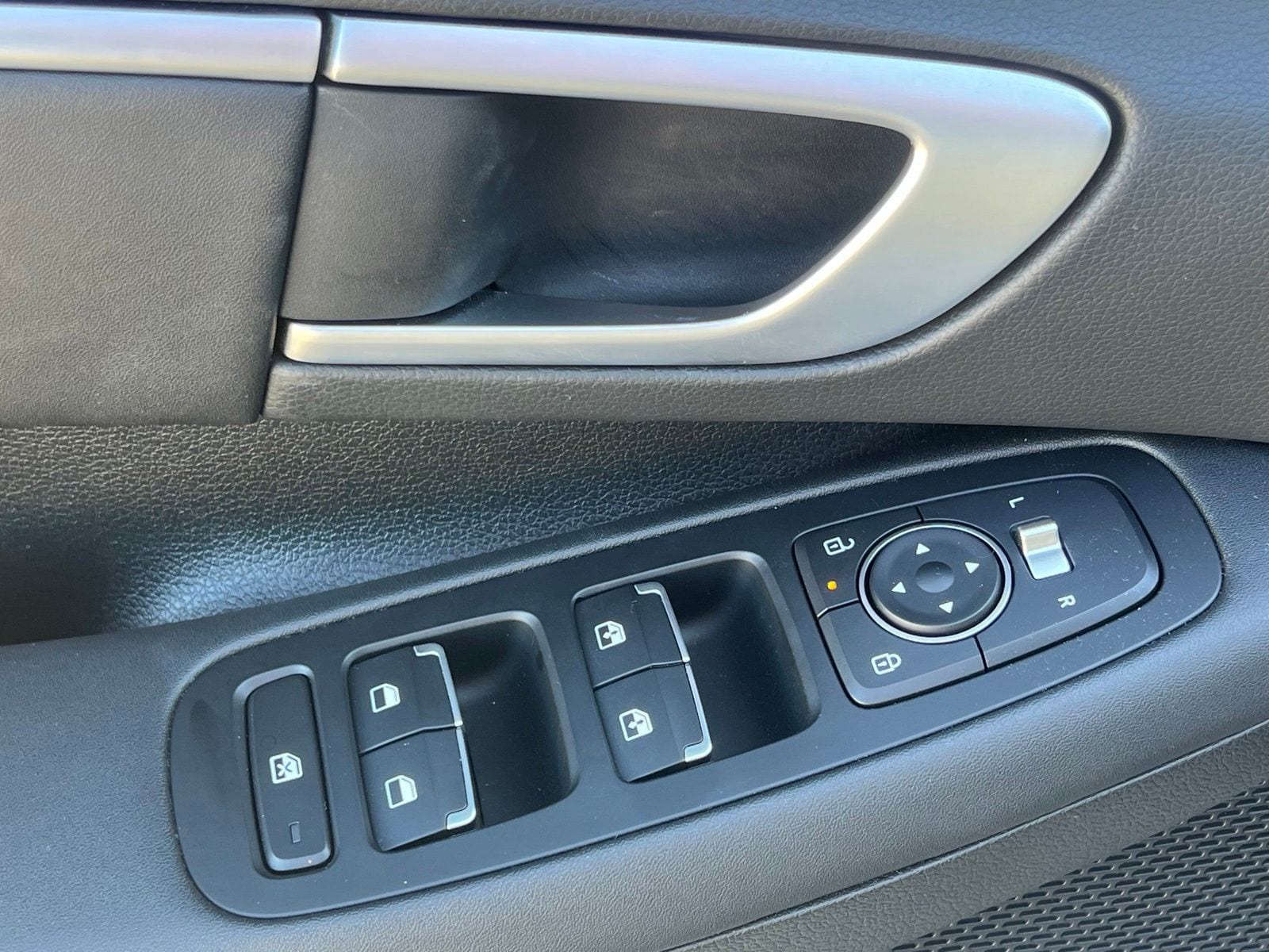 2026 Hyundai Sonata SEL - Photo 24