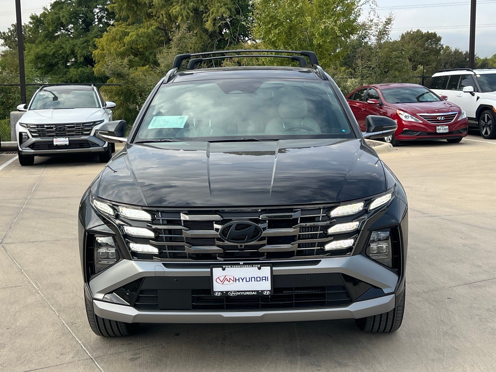 2026 Hyundai Tucson Hybrid Limited photo 2