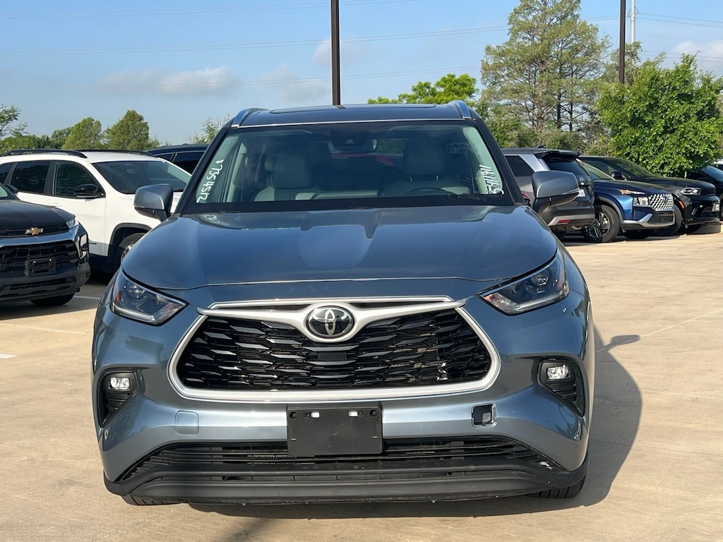 Used 2021 Toyota Highlander XLE SUV