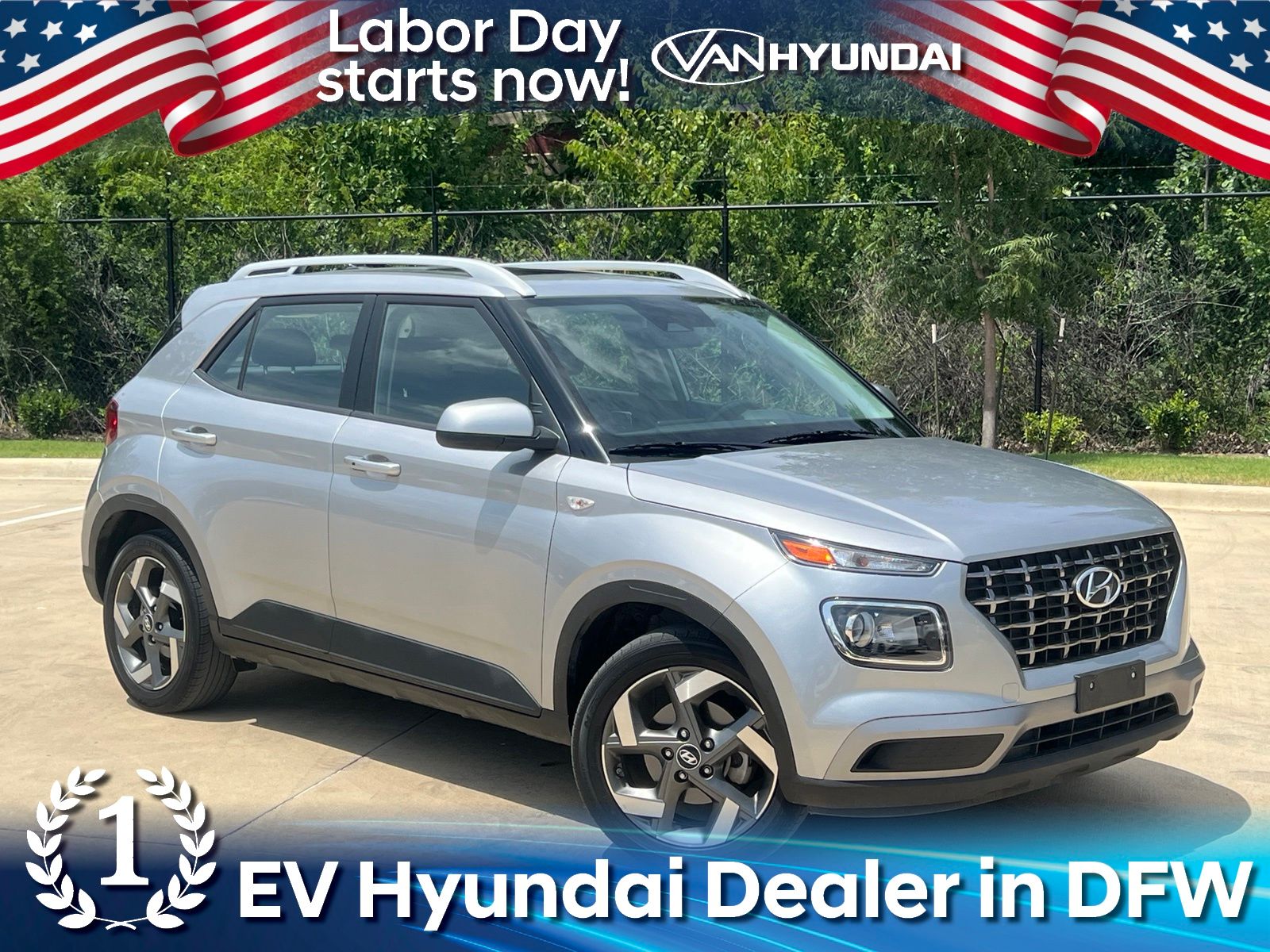Shimmering Silver 2025 Hyundai Venue SUV / Crossover Front-Wheel Drive Continuously Variable Transmission