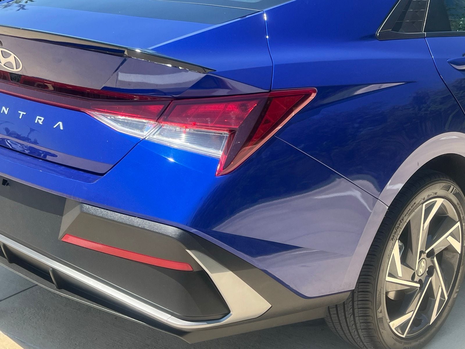 2025 Hyundai Elantra SEL - Photo 13