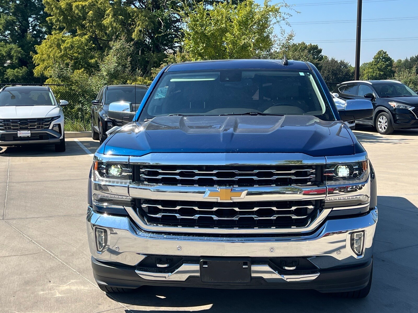 2017 Chevrolet Silverado 1500 LTZ photo 2