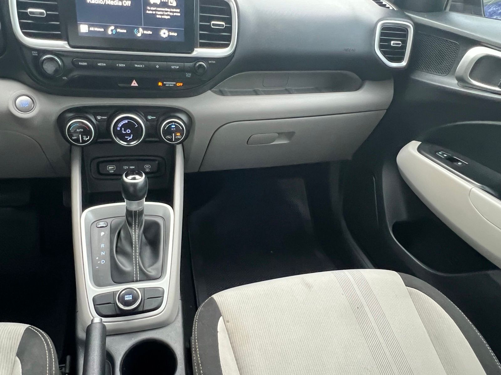 2025 Hyundai Venue SEL - Photo 33