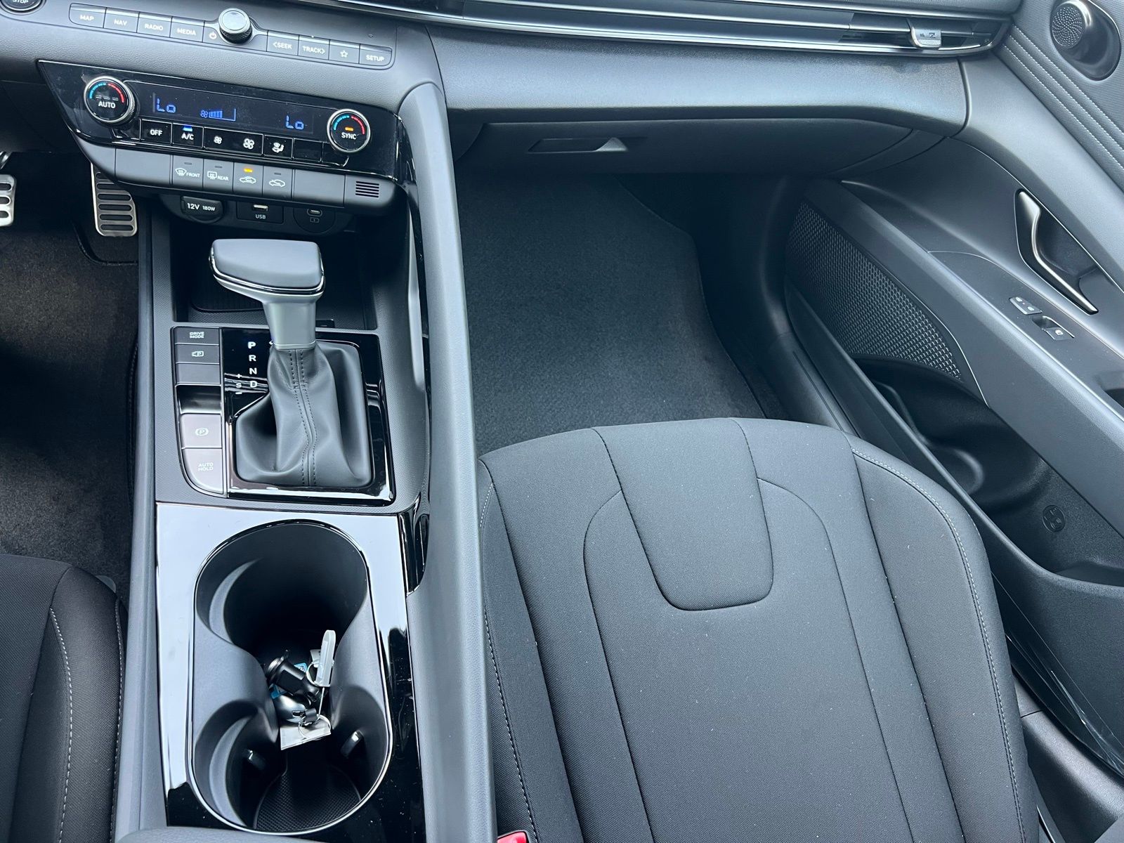 2025 Hyundai Elantra Blue - Photo 32