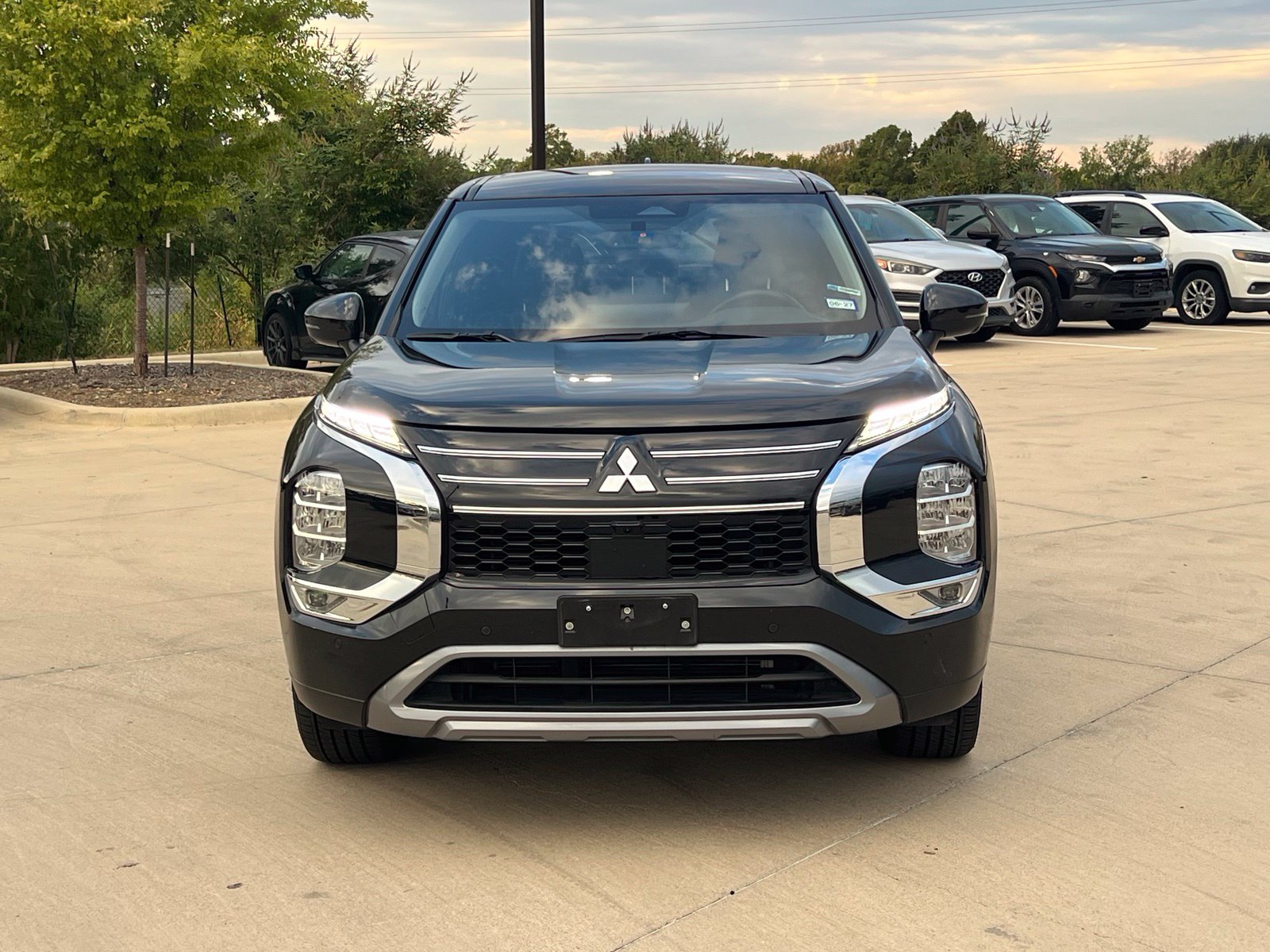 Used 2025 Mitsubishi Outlander SE SUV