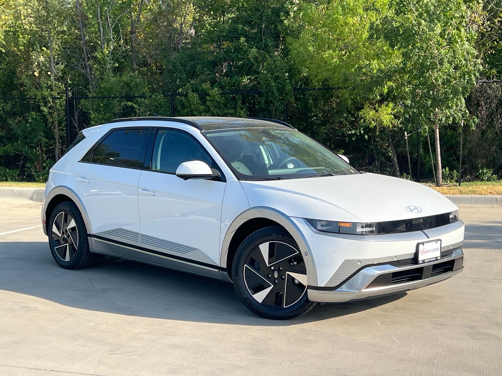 White 2027 Hyundai Ioniq 5 SUV / Crossover  1-Speed Automatic