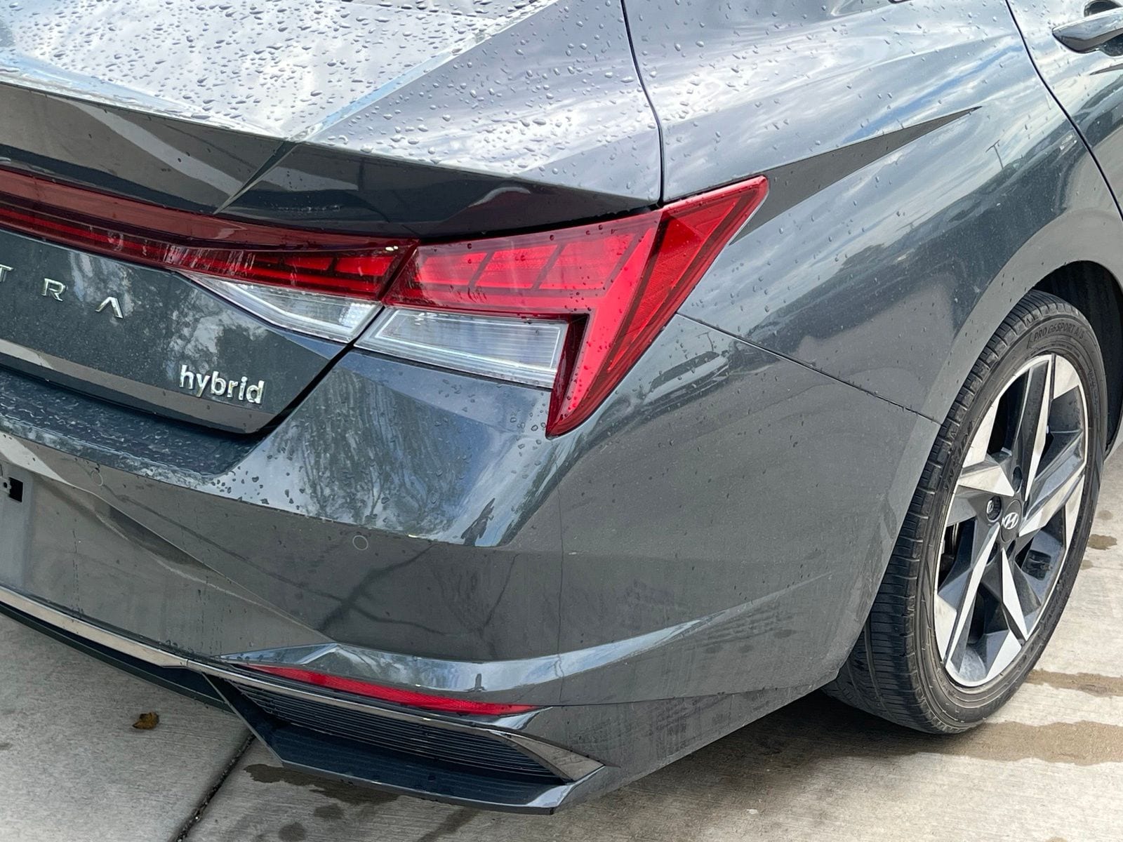 2023 Hyundai Elantra Limited - Photo 13