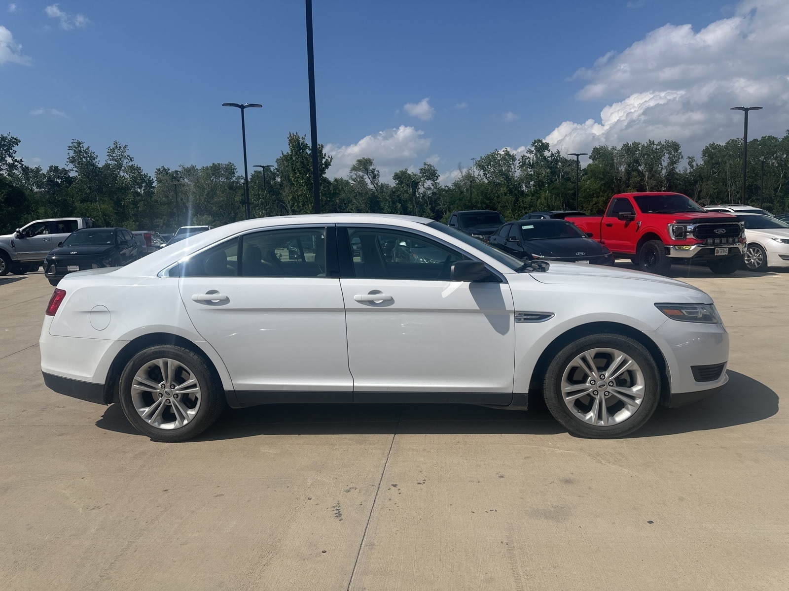 Used 2018 Ford Taurus SE with VIN 1FAHP2D85JG118666 for sale in Carrollton, TX
