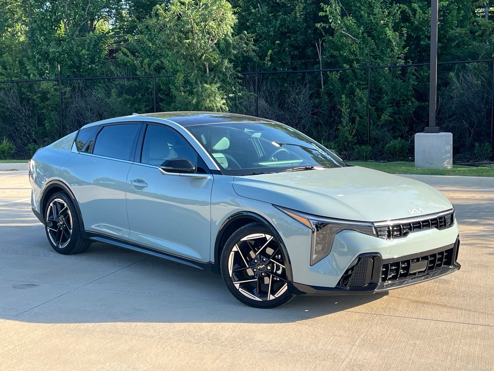 2025 Kia K4 GT-Line AT's photo