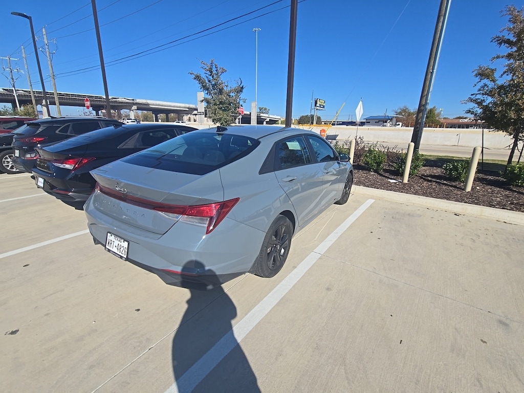 Used 2023 Hyundai Elantra SEL Sedan