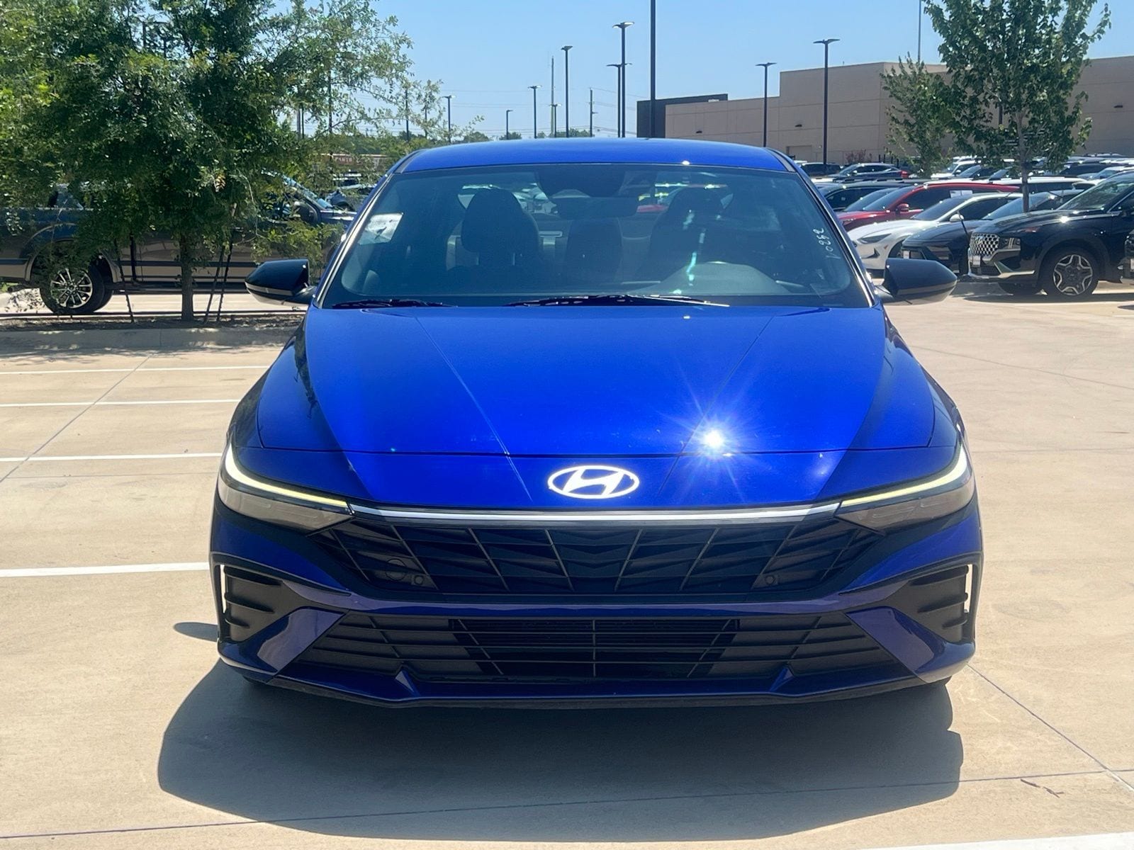 2025 Hyundai Elantra SEL - Photo 2