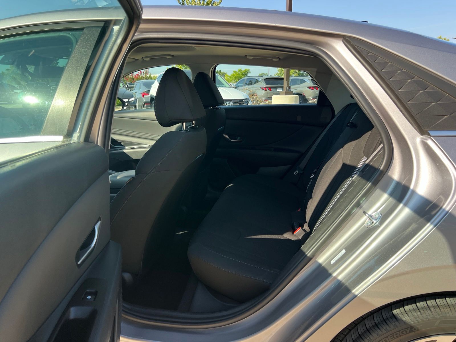2025 Hyundai Elantra SEL - Photo 17
