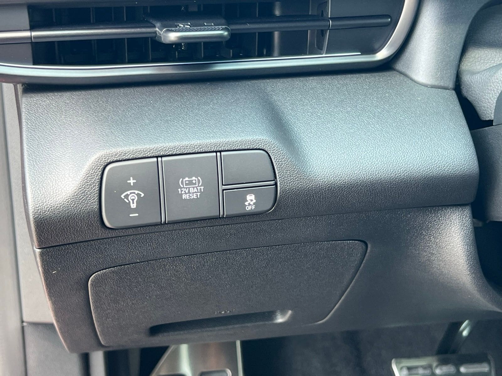 2025 Hyundai Elantra Blue - Photo 25