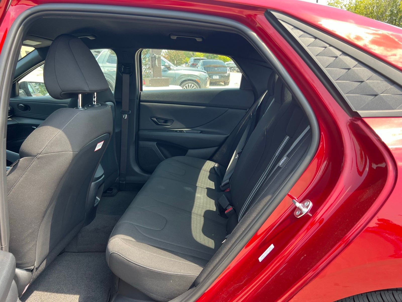 2025 Hyundai Elantra Blue - Photo 16
