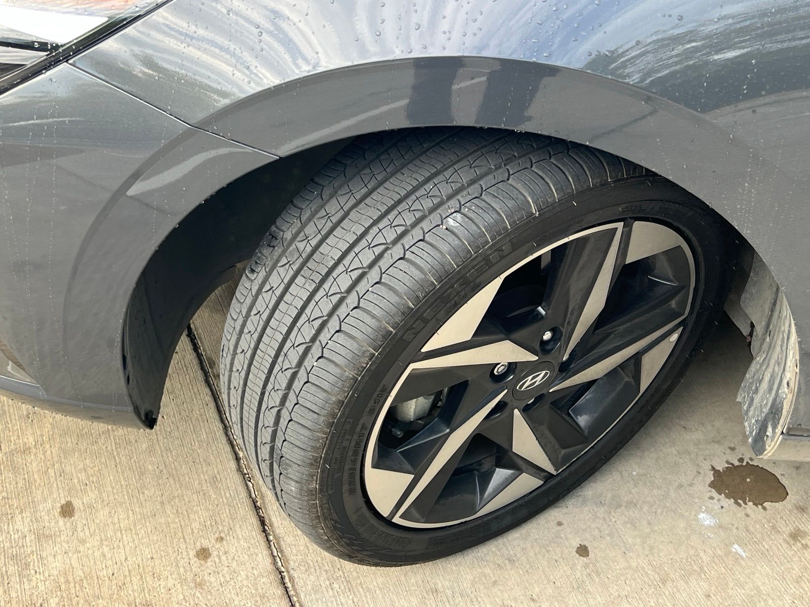 2023 Hyundai Elantra Limited - Photo 8