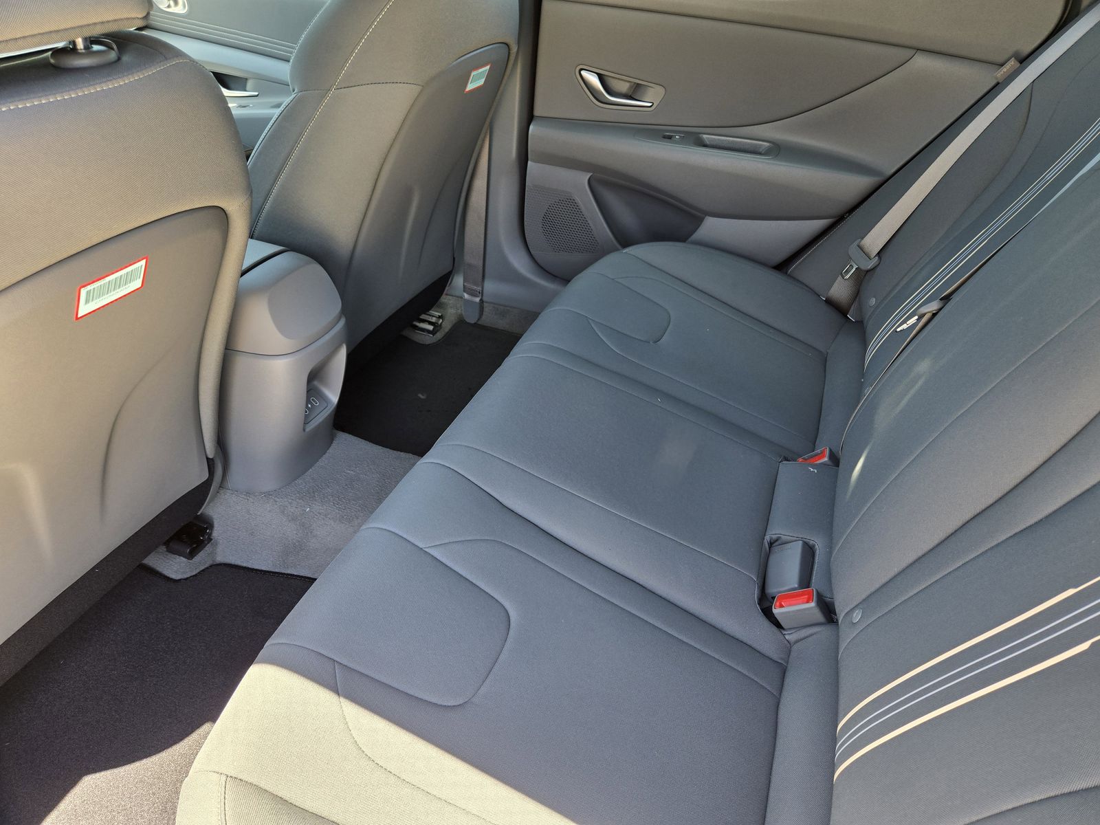 2025 Hyundai Elantra SEL - Photo 17