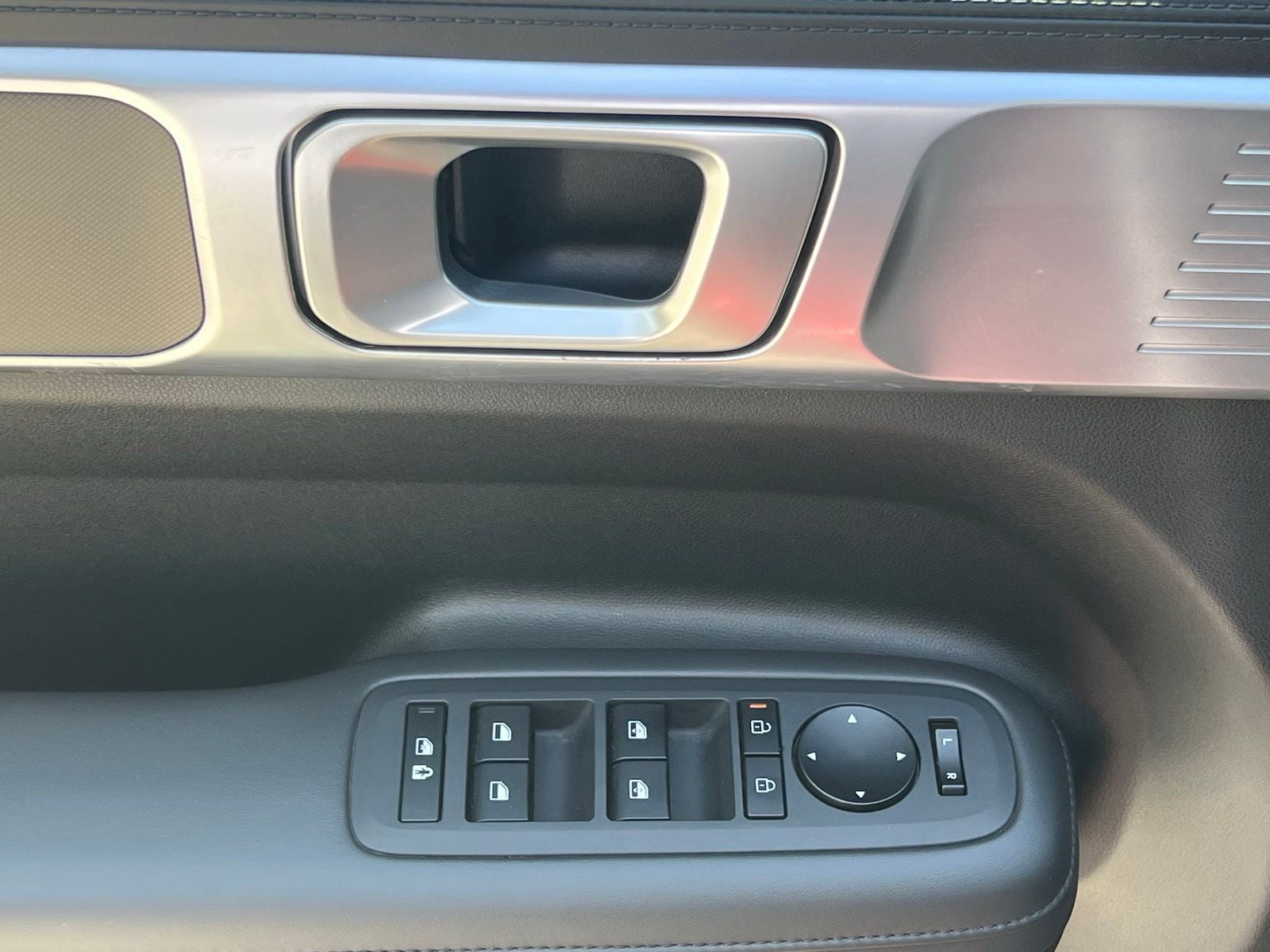 2025 Hyundai Santa Fe SEL - Photo 28