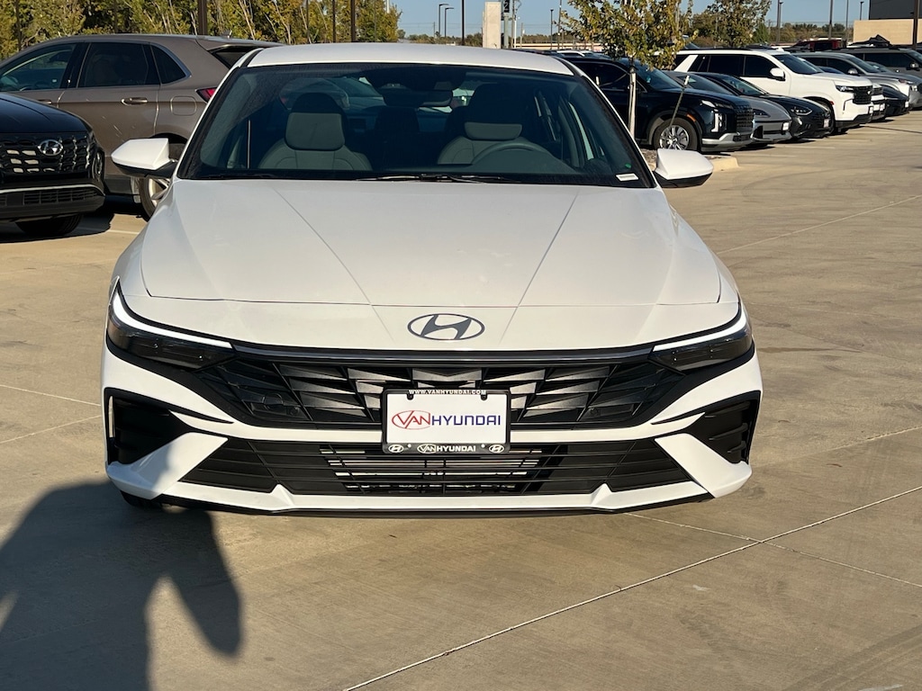 New 2026 Hyundai Elantra SE Sedan