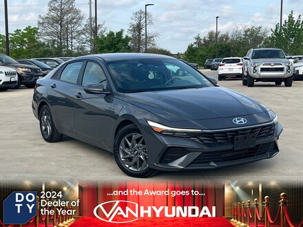 2024 Hyundai Elantra SEL Sedan