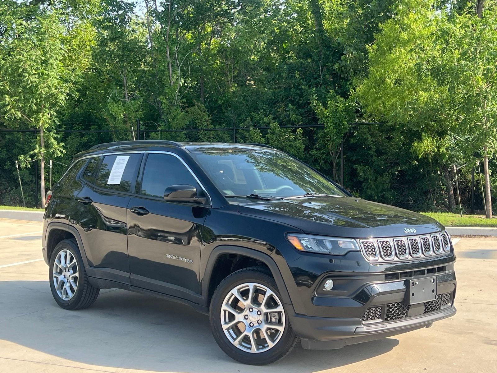 2023 Jeep Compass Latitude Lux 4X4's photo
