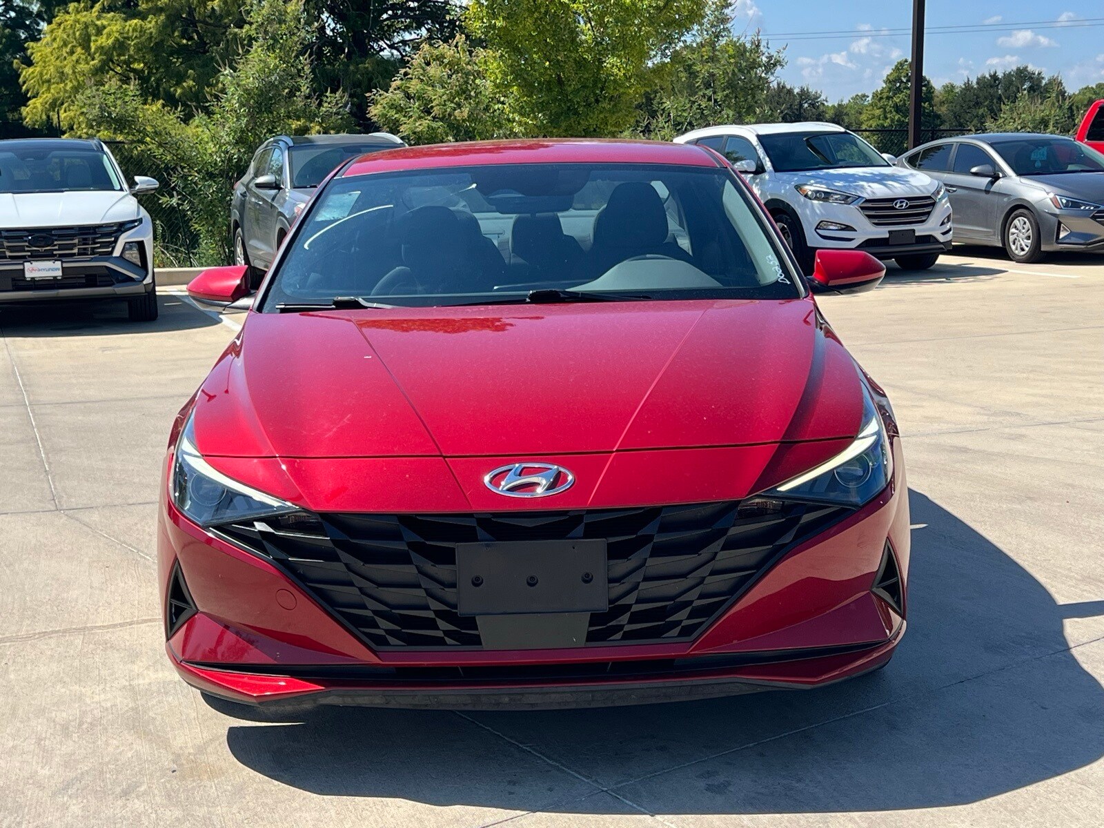 2023 Hyundai Elantra SEL photo 2