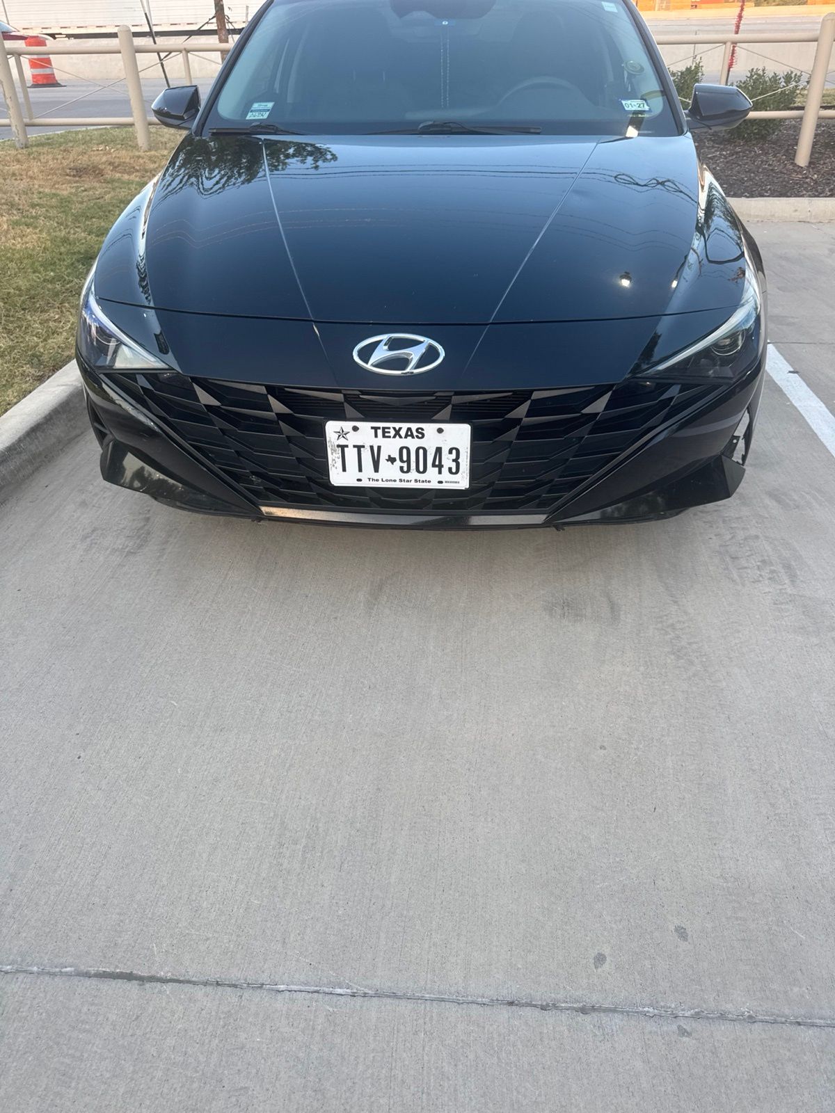 Phantom Black 2021 Hyundai Elantra Sedan Front-Wheel Drive Continuously Variable Transmission
