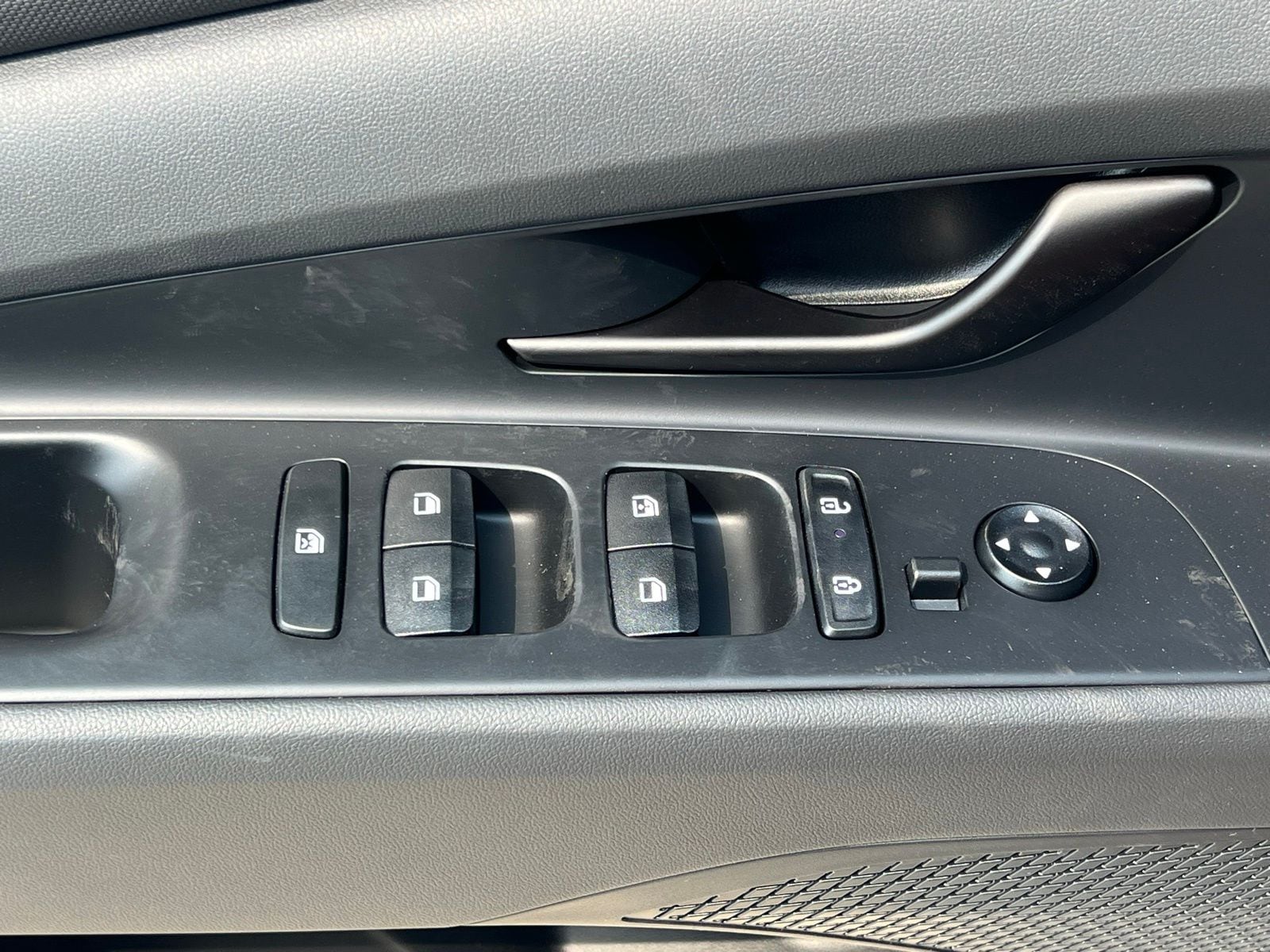 2025 Hyundai Elantra Blue - Photo 23