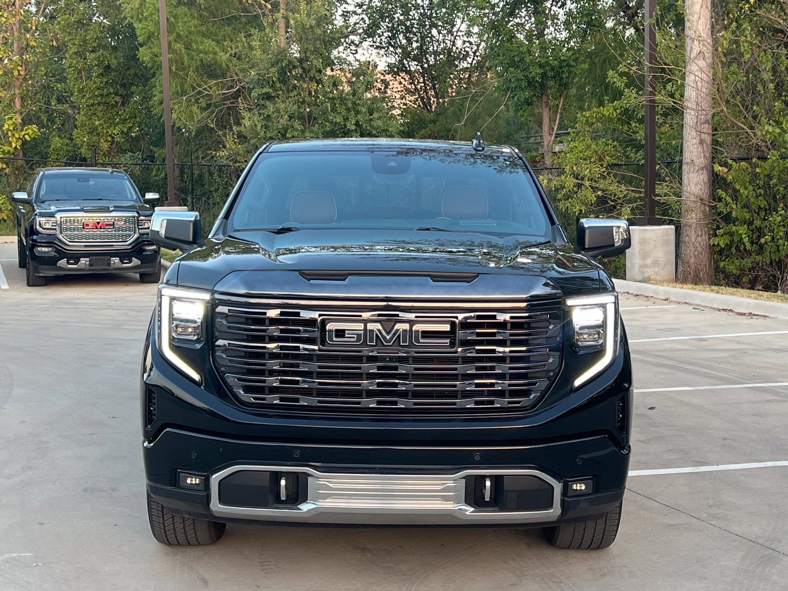 Used 2024 Onyx Black GMC Denali Ultimate image 2