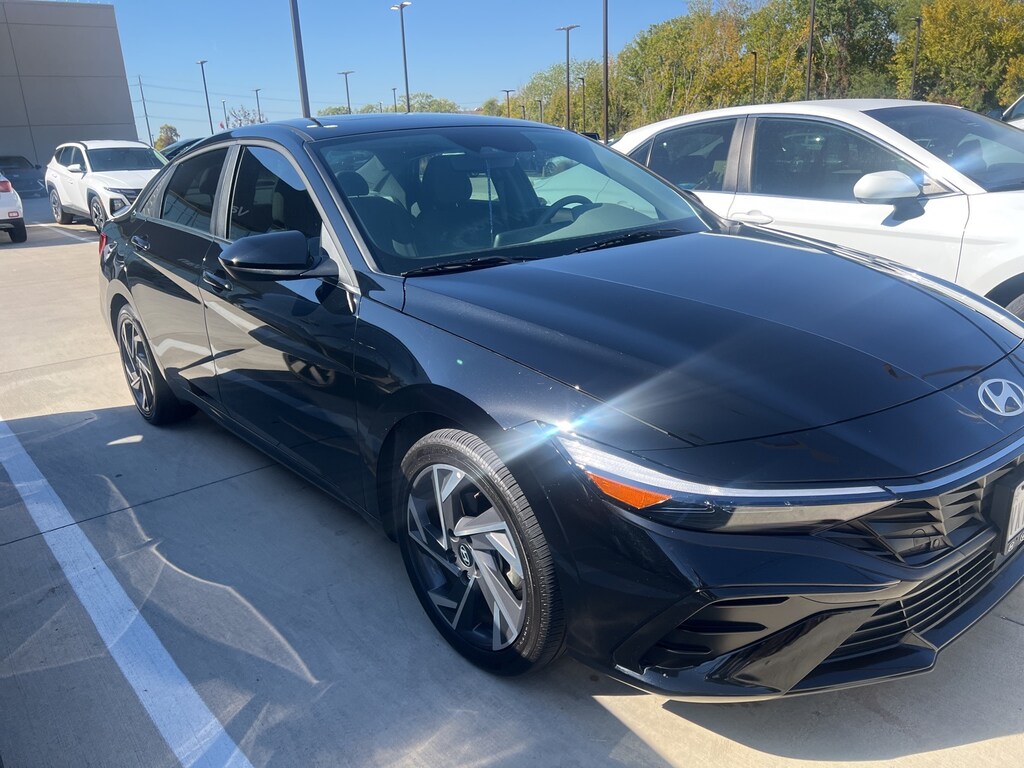 Certified 2025 Hyundai Elantra SEL Convenience Sedan