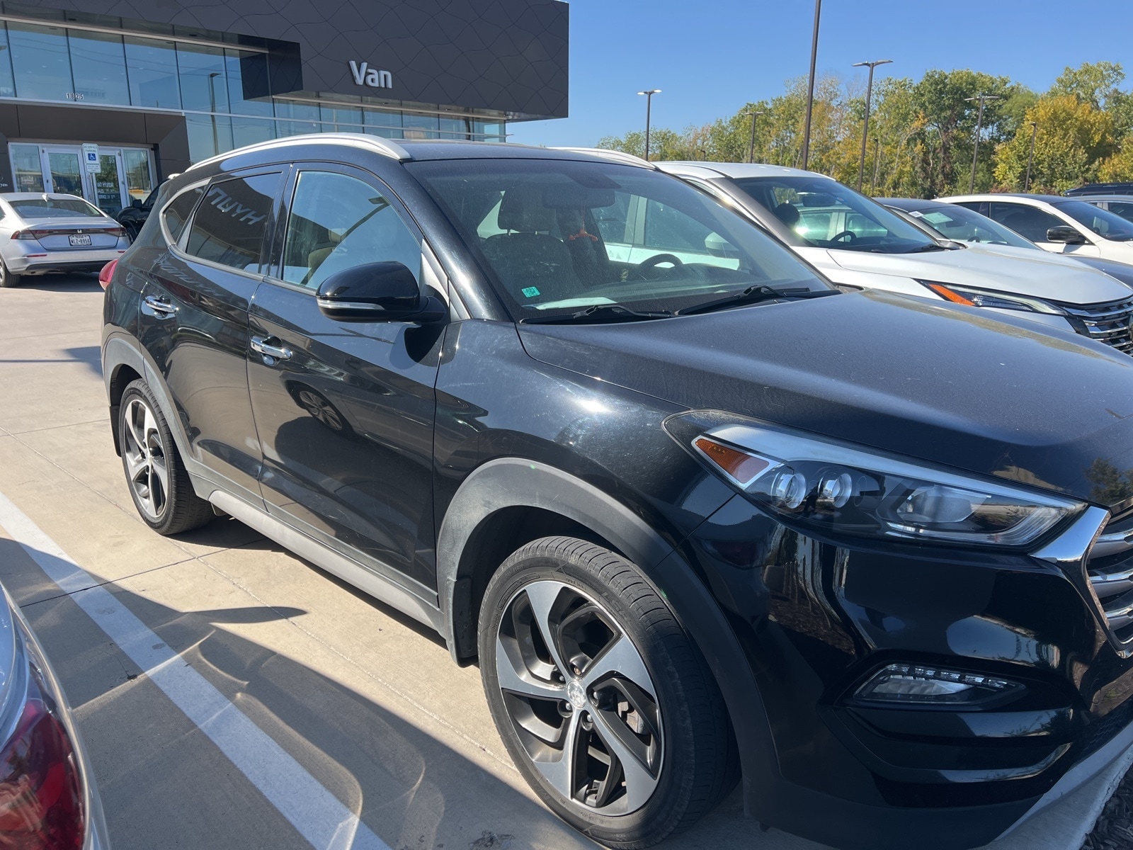 Used 2017 Hyundai Tucson Limited with VIN KM8J3CA24HU378271 for sale in Irving, TX