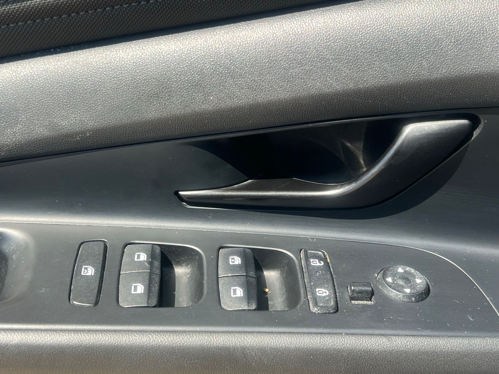 2025 Hyundai Elantra SEL - Photo 23