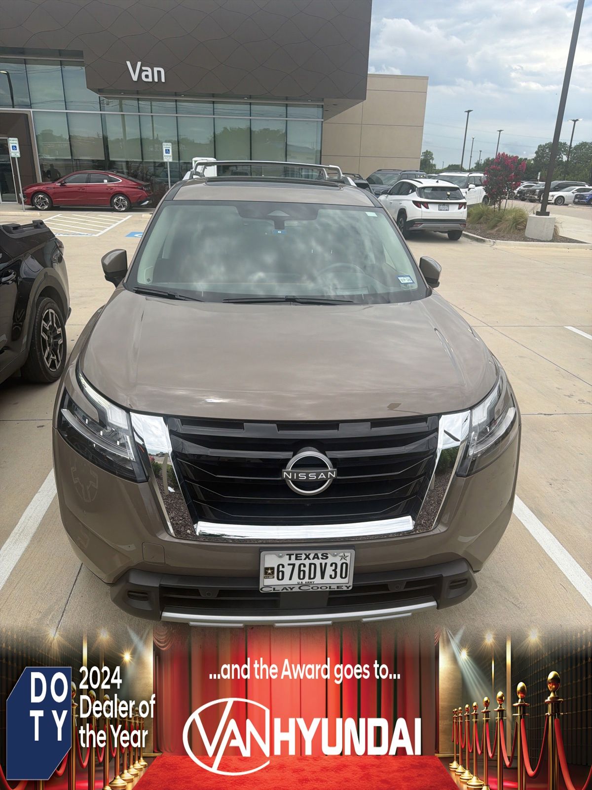 2024 Nissan Pathfinder Platinum 2WD's photo