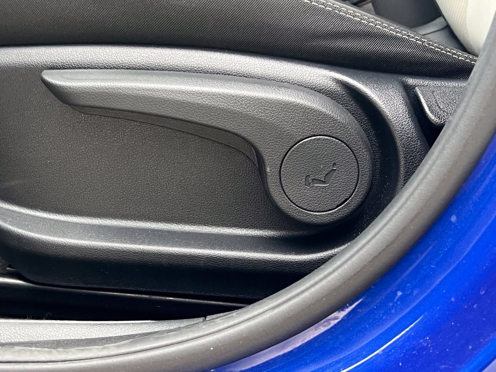 2025 Hyundai Venue SEL - Photo 25