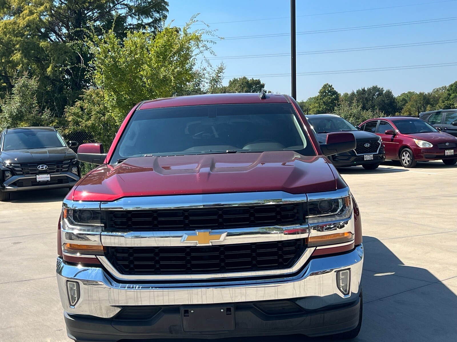 2017 Chevrolet Silverado 1500 LT photo 2