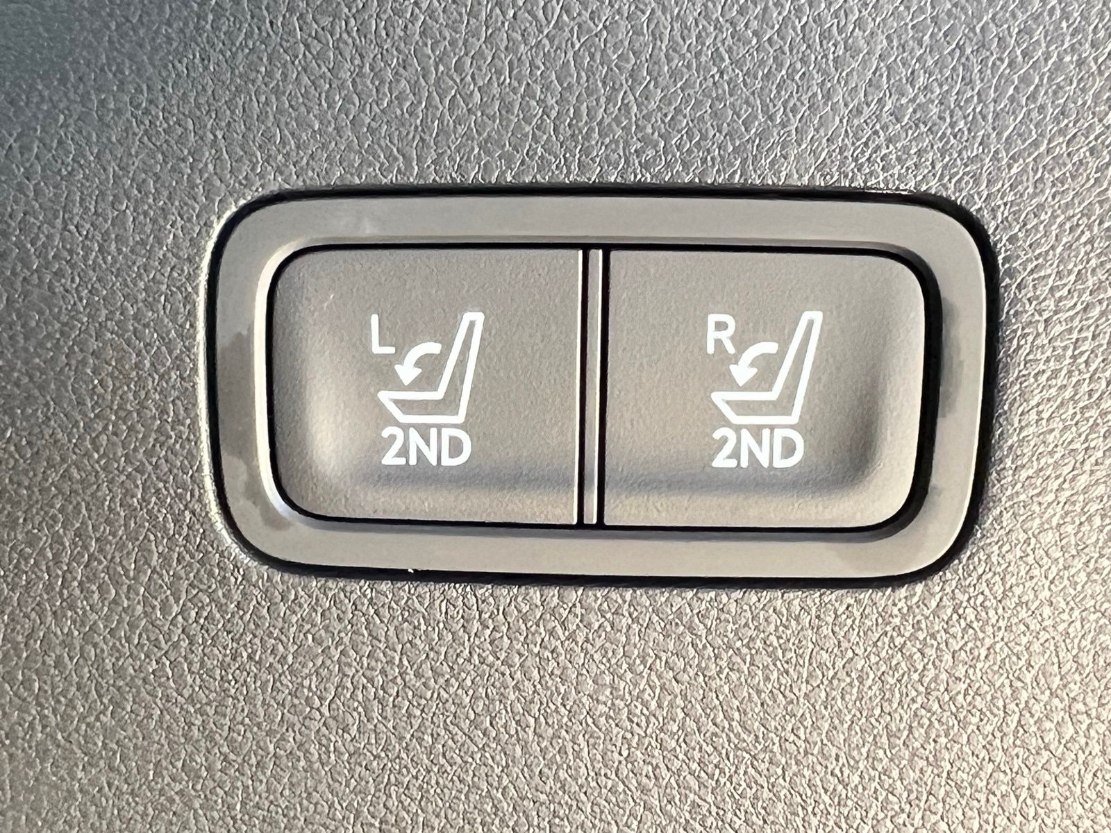 2026 Hyundai Santa Fe SE - Photo 16