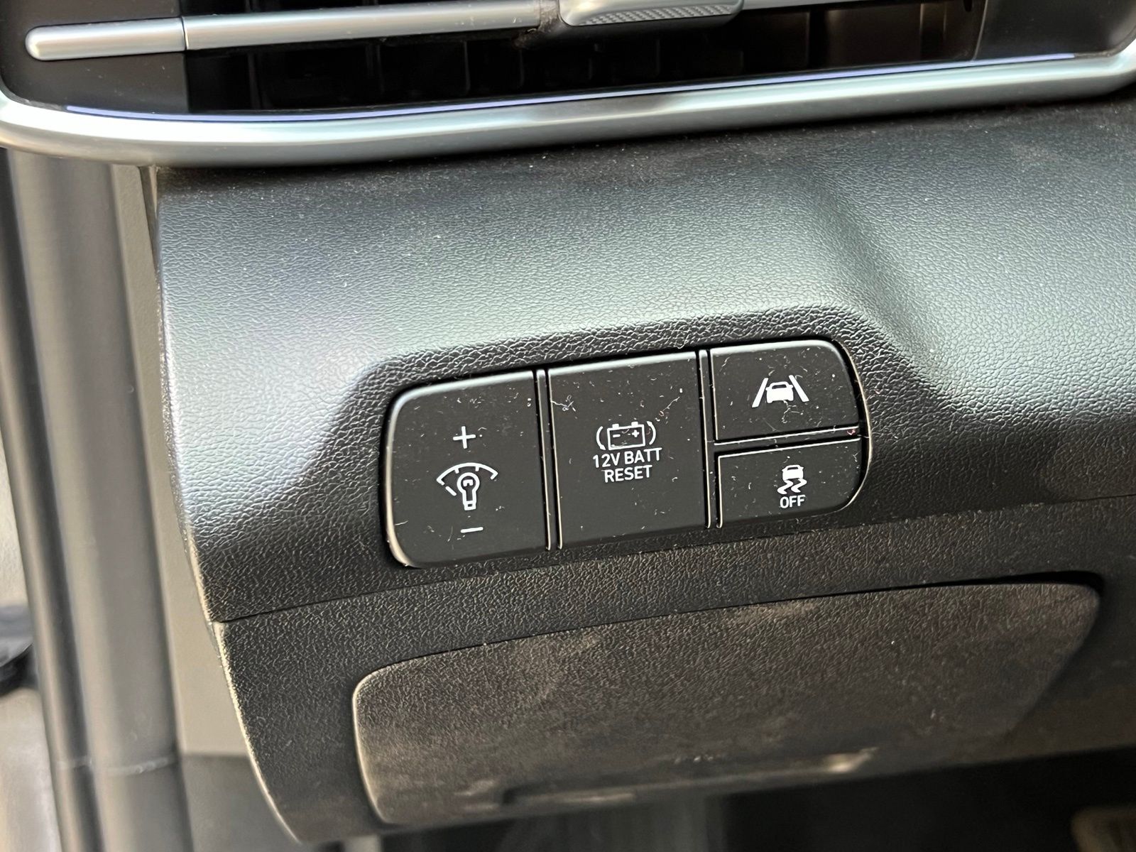 2023 Hyundai Elantra Limited - Photo 26