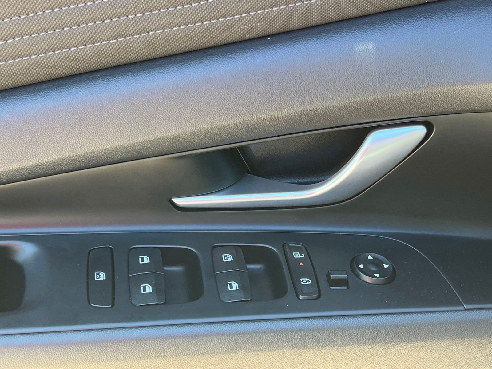 2025 Hyundai Elantra SEL - Photo 25