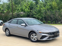 2026 Hyundai Elantra SE Sedan