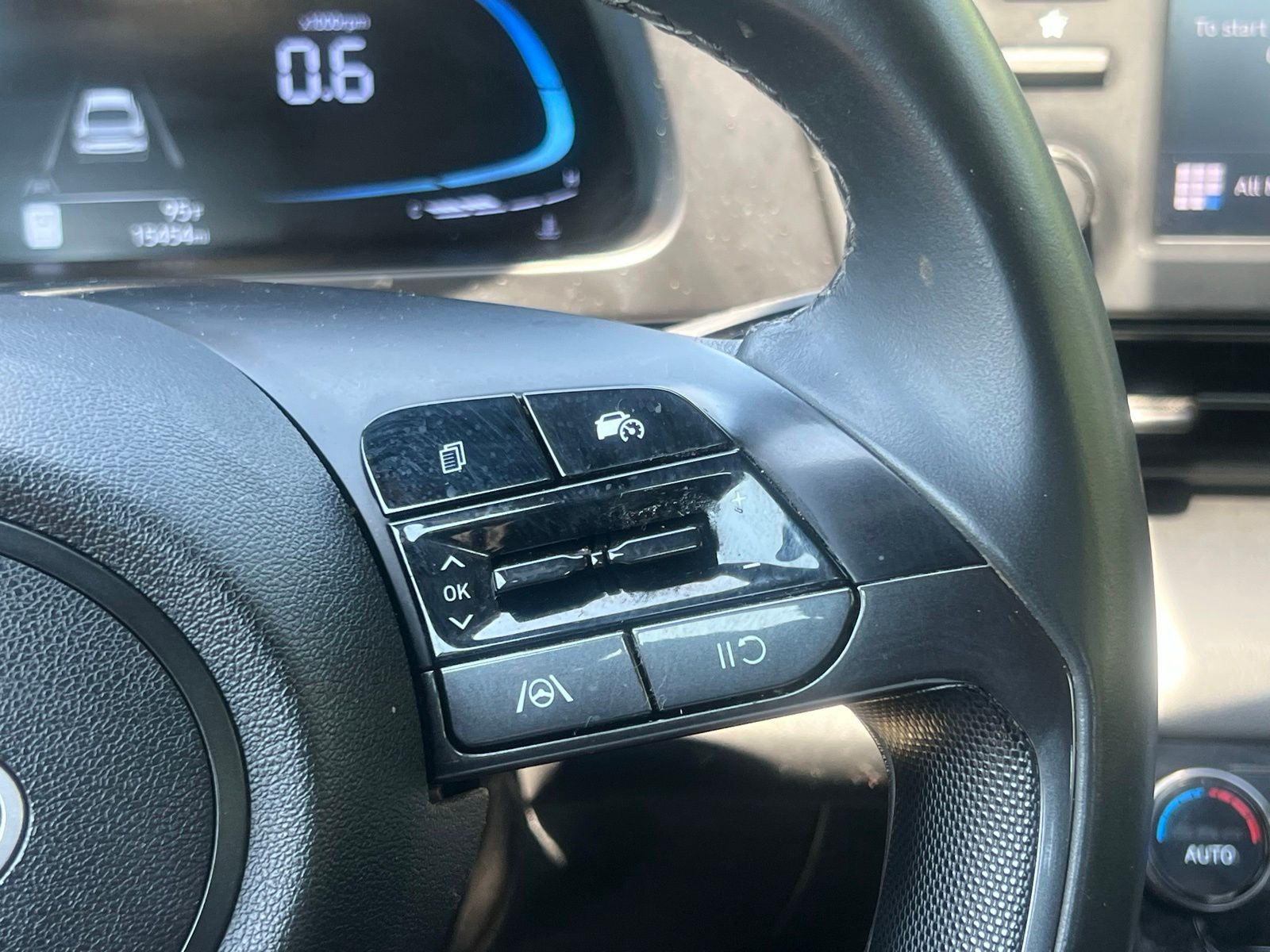 2025 Hyundai Elantra SEL - Photo 27