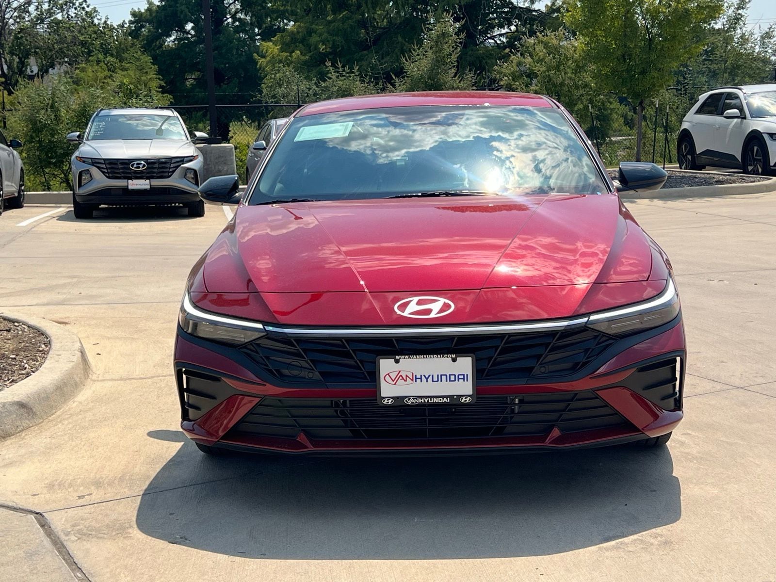 2025 Hyundai Elantra Blue - Photo 2