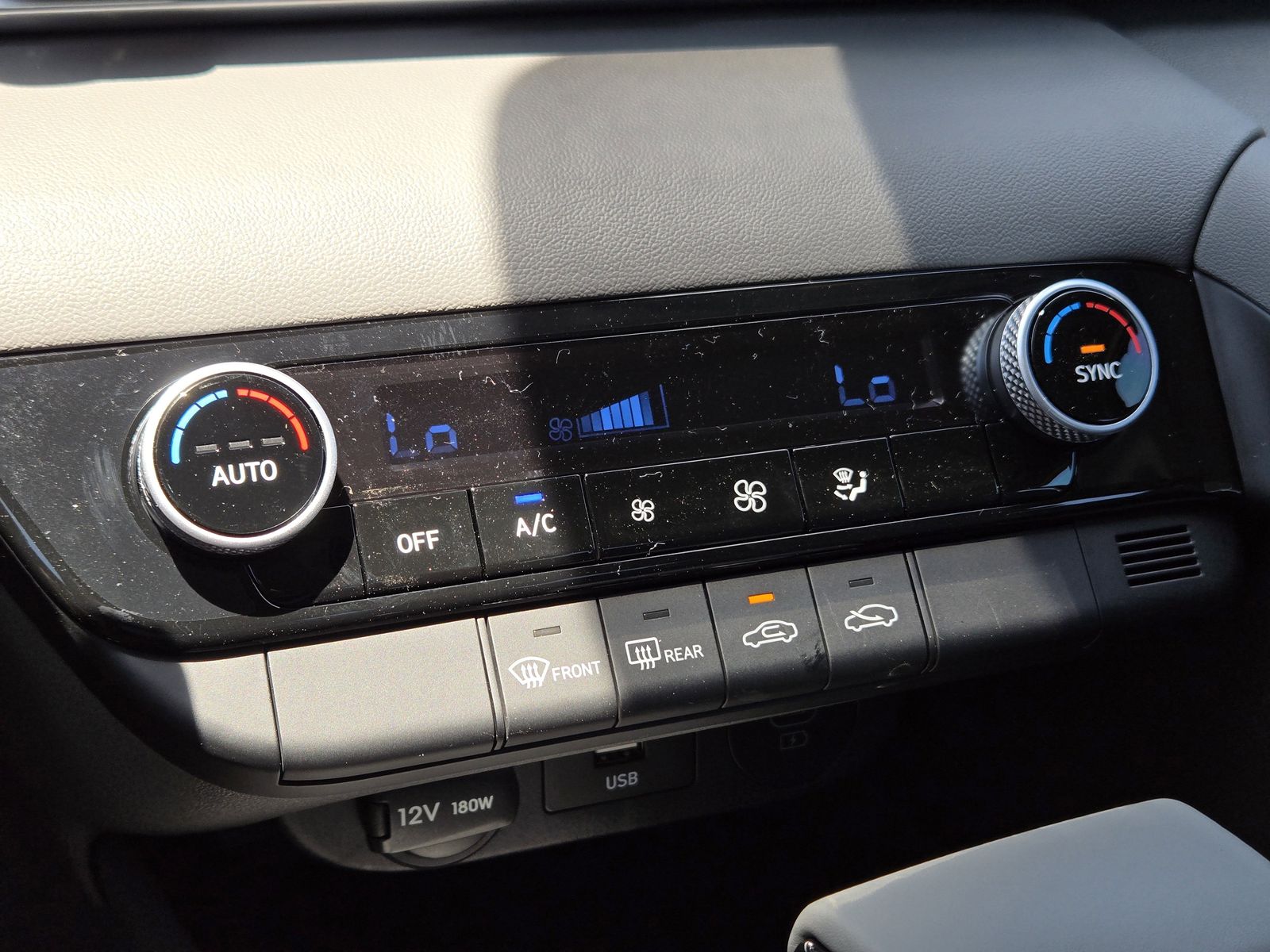 2025 Hyundai Elantra SEL - Photo 13