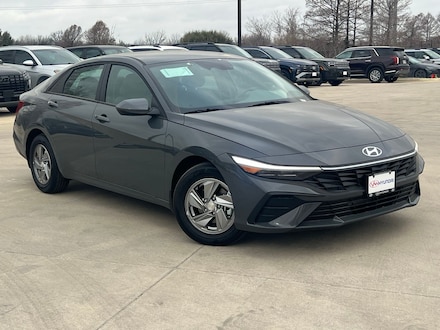2026 Hyundai Elantra SE Sedan